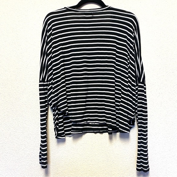 Black w/white pinstripe long sleeve V-neck, basic top, sz SM - Picture 2 of 5